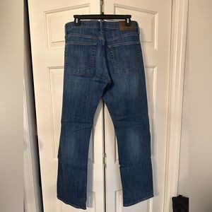 Men’s lucky brand jeans. Size 31/32, relaxed straight, Dark wash, never worn.